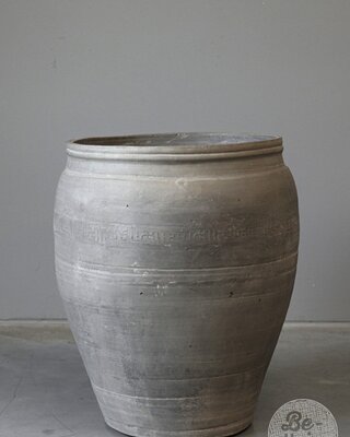 Be-Uniq Oude Pot | China