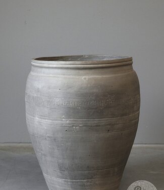 Be-Uniq Oude Pot | China