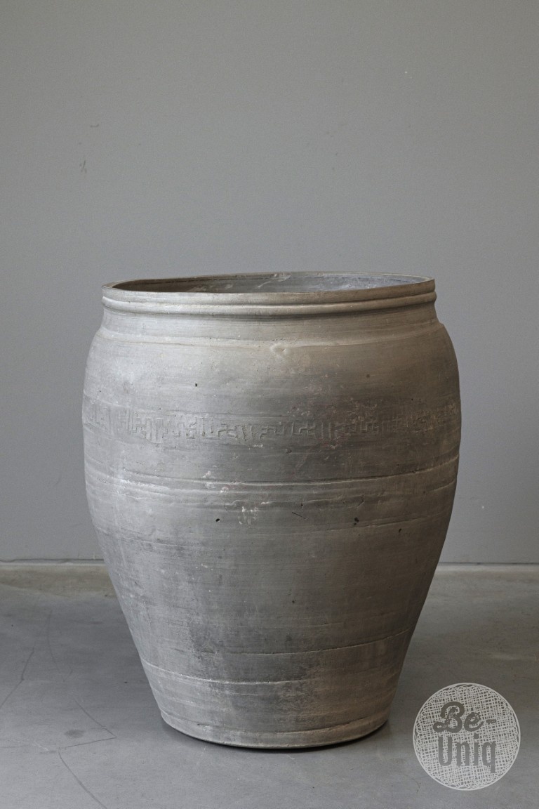 Be-Uniq Oude Pot | China
