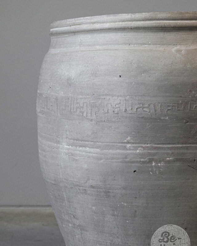 Be-Uniq Oude Pot | China