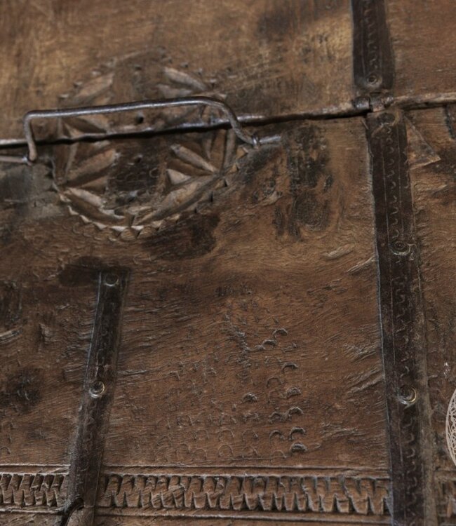 Be-Uniq Antieke Dauri box | India