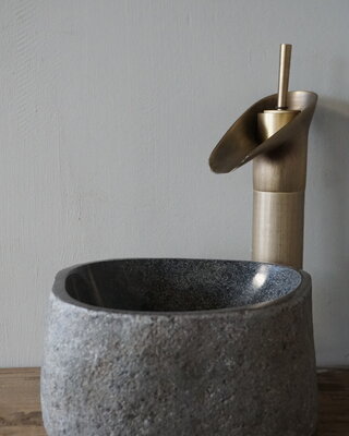 Rene Houtman Kleine Stenen Waskom + Spoelgat | H12,5 x B21 x D20,5 cm