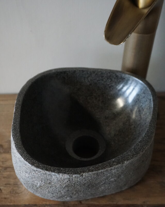 Rene Houtman Kleine Stenen Waskom + Spoelgat | H12,5 x B21 x D20,5 cm