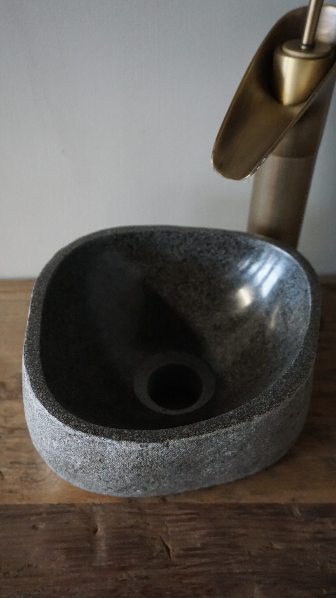 Rene Houtman Kleine Stenen Waskom + Spoelgat | H12,5 x B21 x D20,5 cm