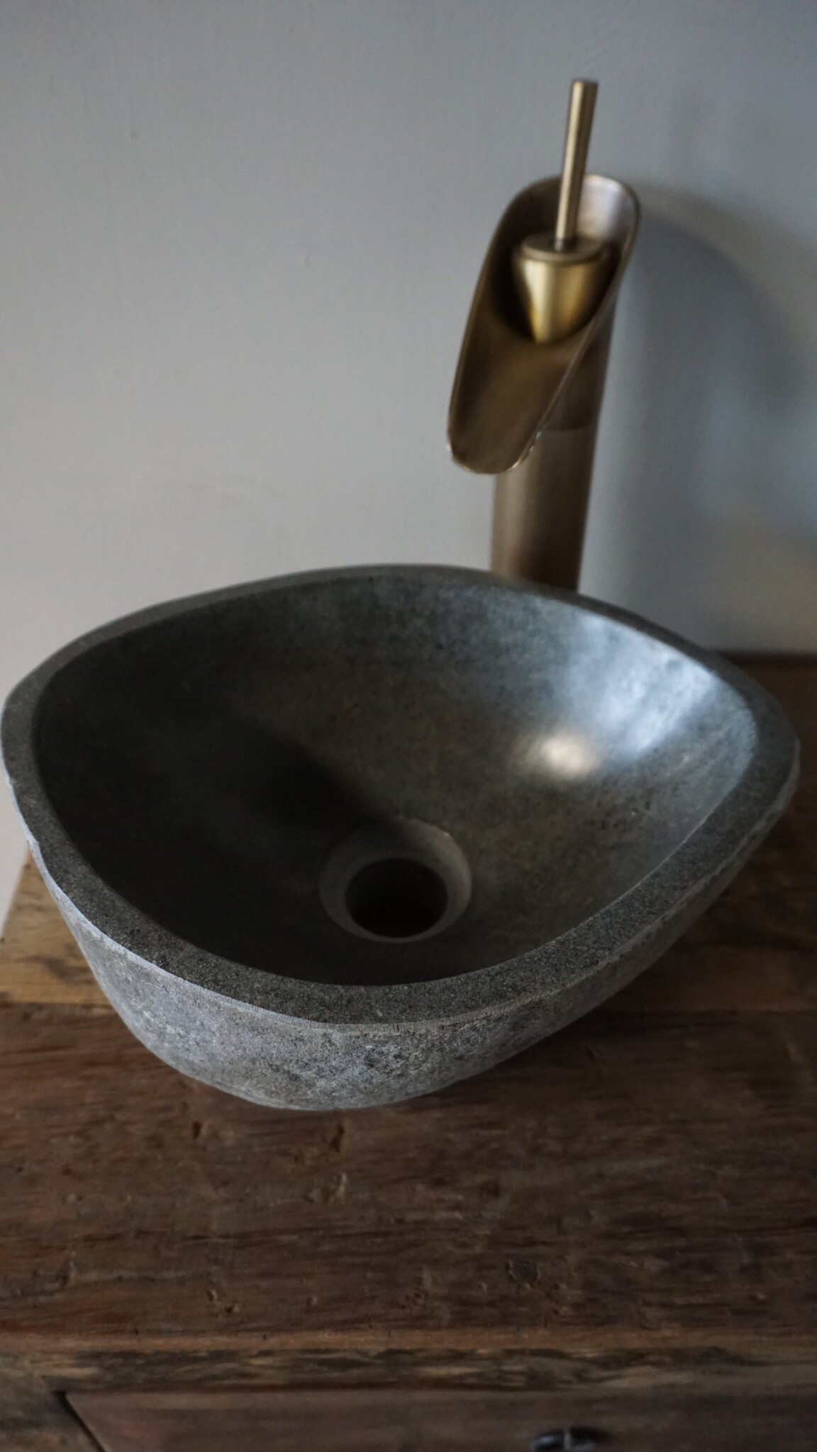 Rene Houtman Kleine Stenen Waskom + Spoelgat | H14 x B30 x D24 cm