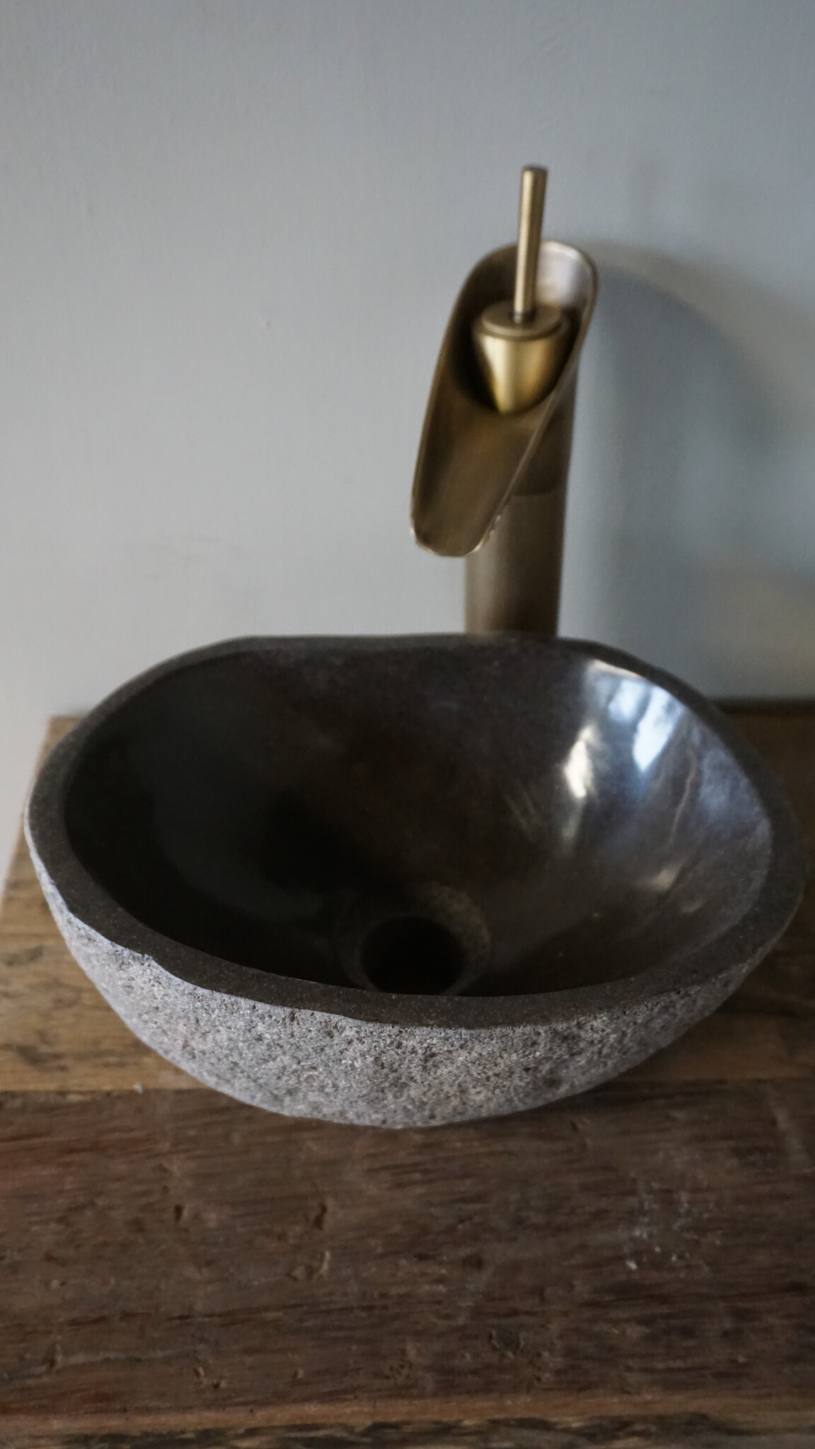 Rene Houtman Kleine Stenen Waskom + Spoelgat | H14 x B30 x D22 cm