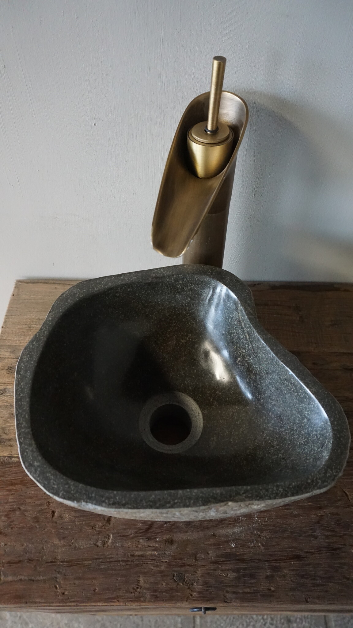 Rene Houtman Kleine Stenen Waskom + Spoelgat | H13 x B28 x D24 cm