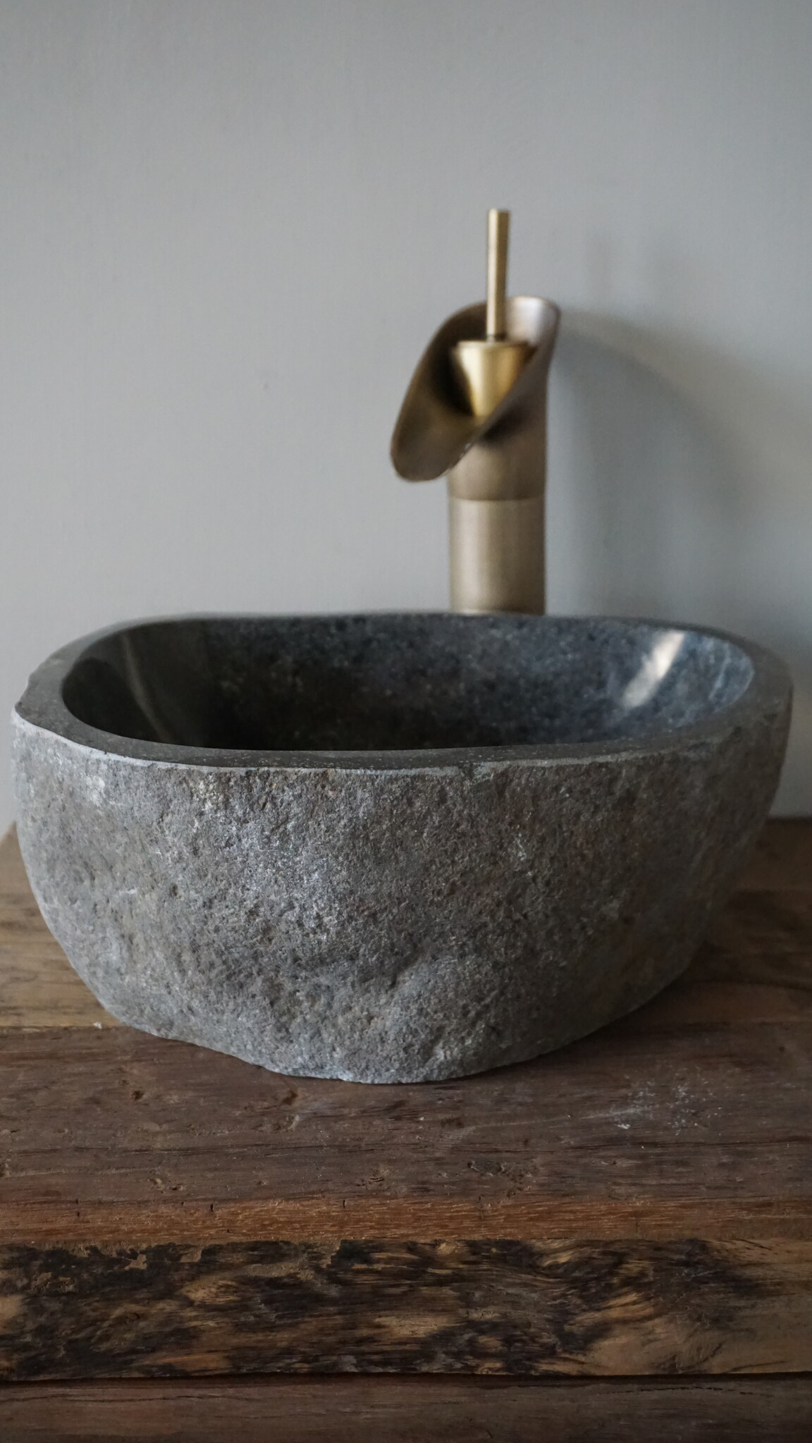 Rene Houtman Kleine Stenen Waskom + Spoelgat | H13 x B31,5 x D25 cm