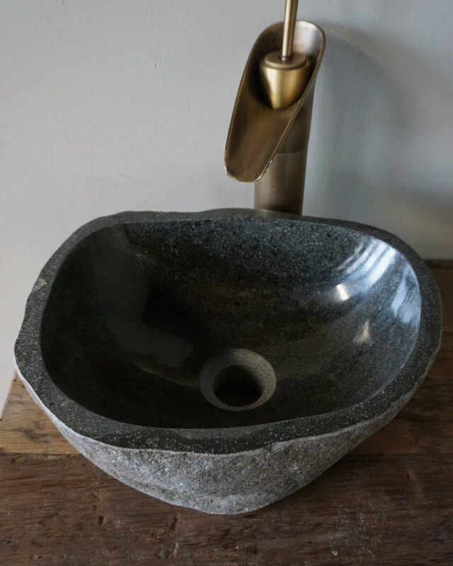 Rene Houtman Kleine Stenen Waskom + Spoelgat | H13 x B31,5 x D25 cm
