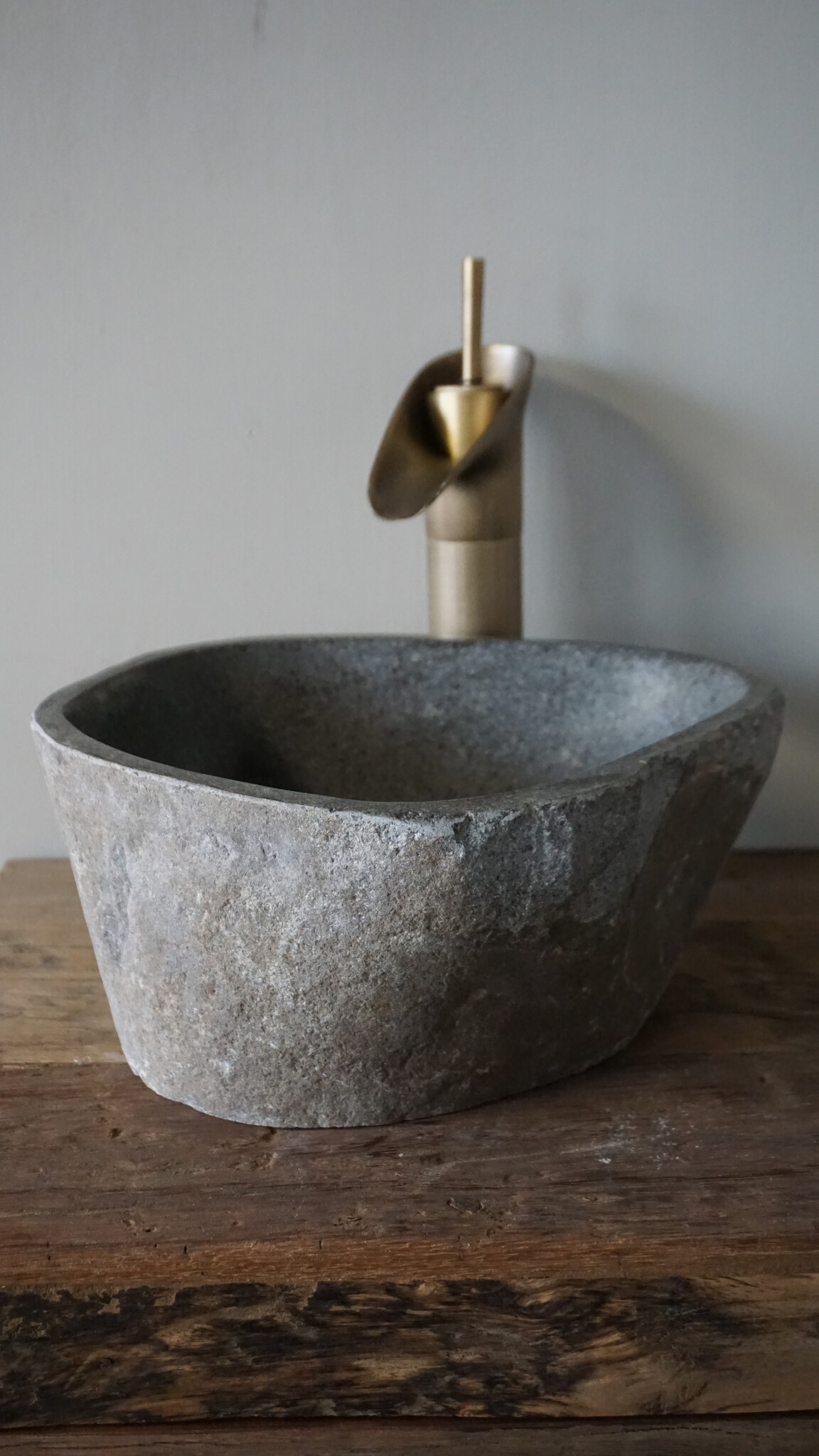Rene Houtman Kleine Stenen Waskom + Spoelgat | H13,5 x B32 x D27 cm
