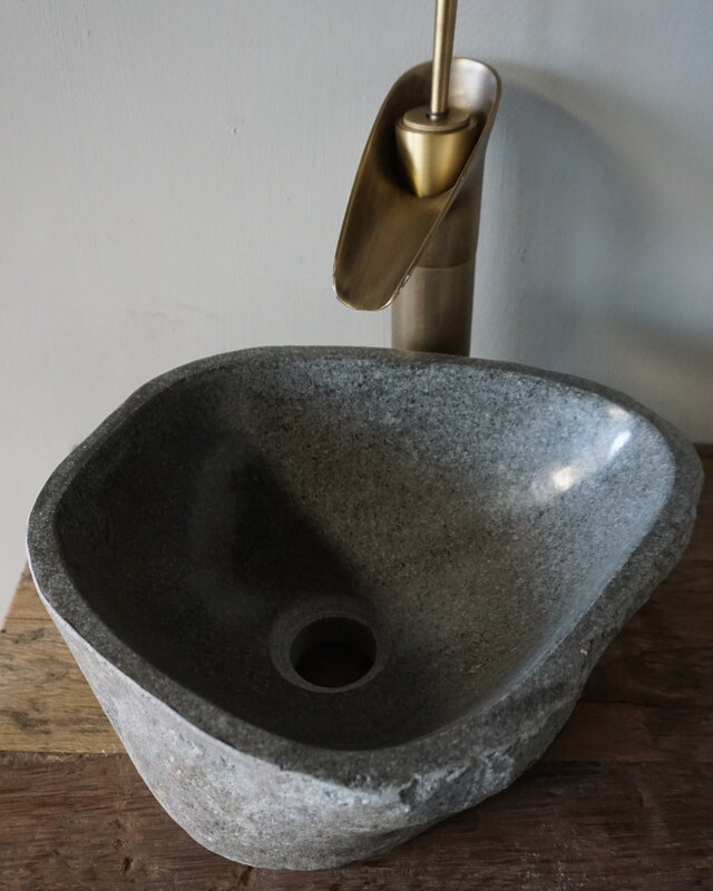Rene Houtman Kleine Stenen Waskom + Spoelgat | H13,5 x B32 x D27 cm