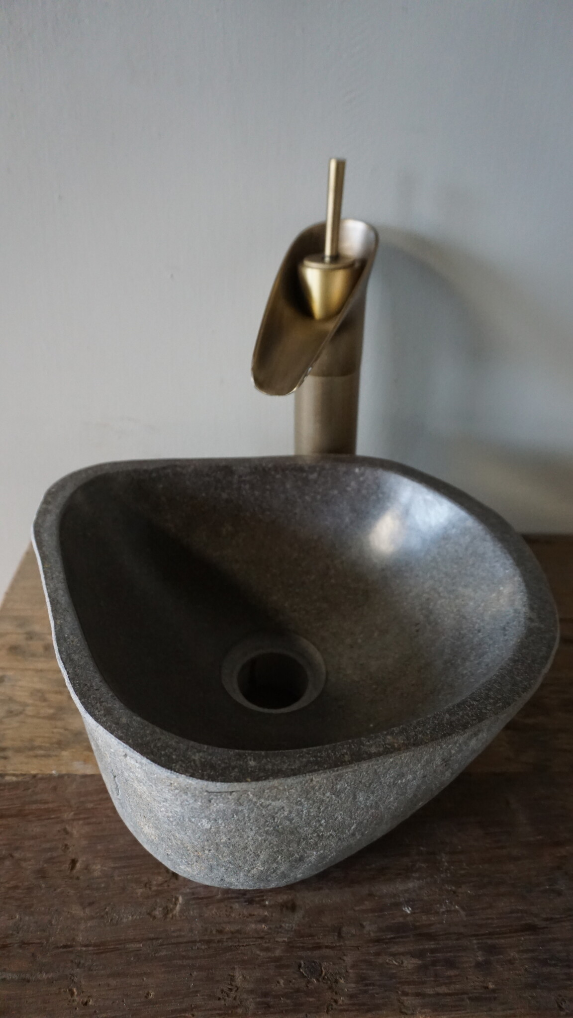 Rene Houtman Kleine Stenen Waskom + Spoelgat | H14 x B29,5 x D27 cm