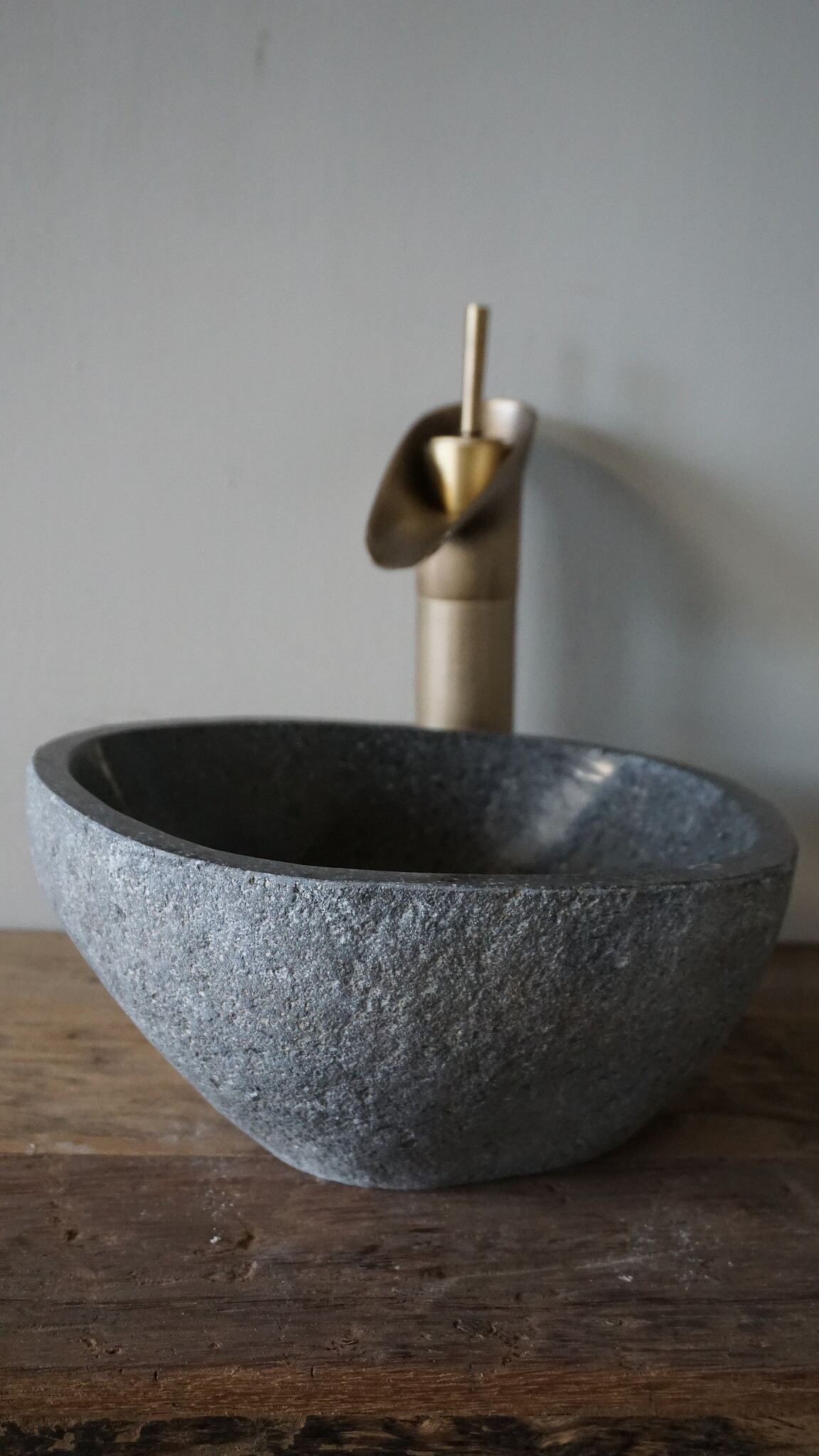 Rene Houtman Kleine Stenen Waskom + Spoelgat | H13,5 x B28 x D25 cm