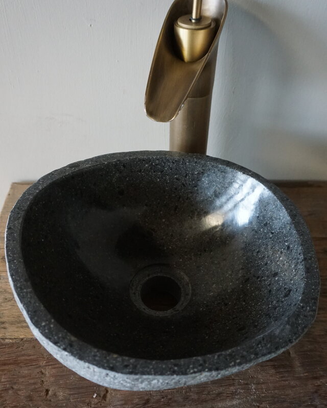 Rene Houtman Kleine Stenen Waskom + Spoelgat | H13,5 x B28 x D25 cm