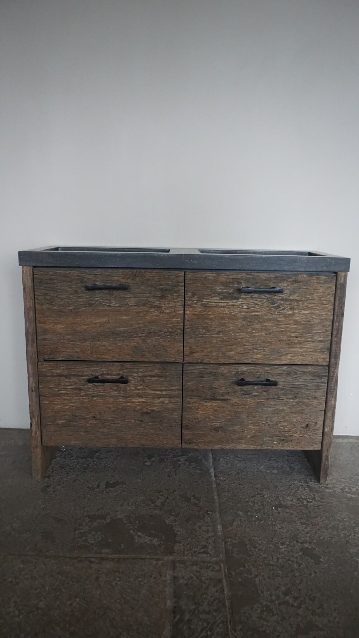 Rene Houtman Badmeubel Sita | Geborsteld Oud Eiken | H90xB120xD46 cm