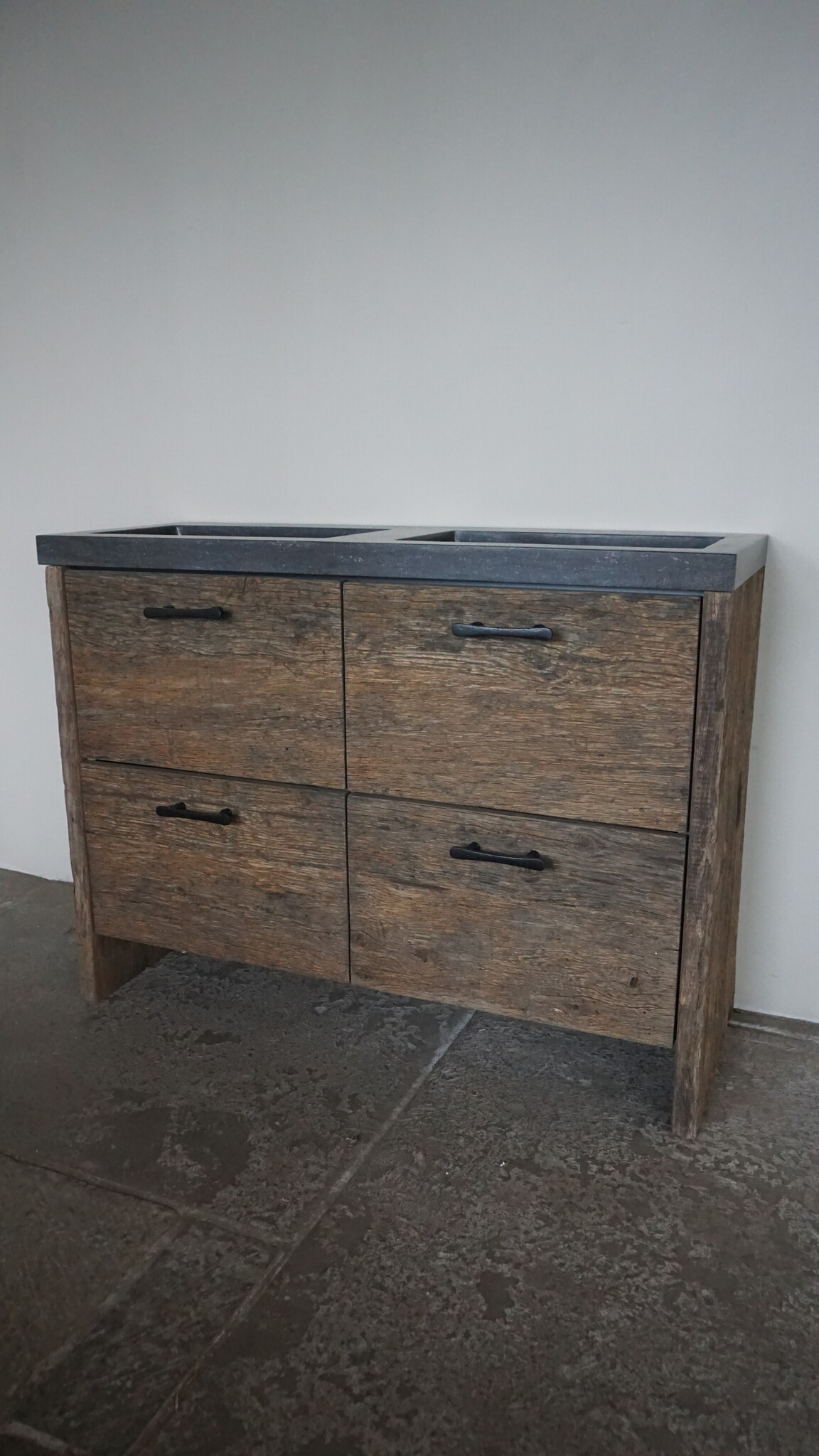 Rene Houtman Badmeubel Sita | Geborsteld Oud Eiken | H90xB120xD46 cm