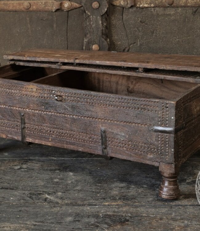 Be-Uniq Origineel oud Dauri kistje | India