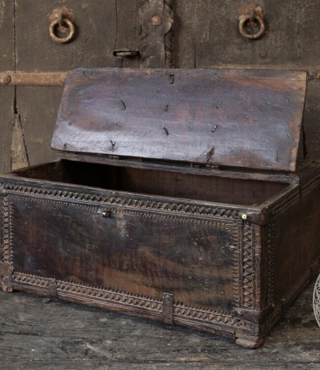 Be-Uniq Origineel oud Dauri kistje | India | H22 cm