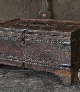 Be-Uniq Origineel oud Dauri kistje | India | H29 cm