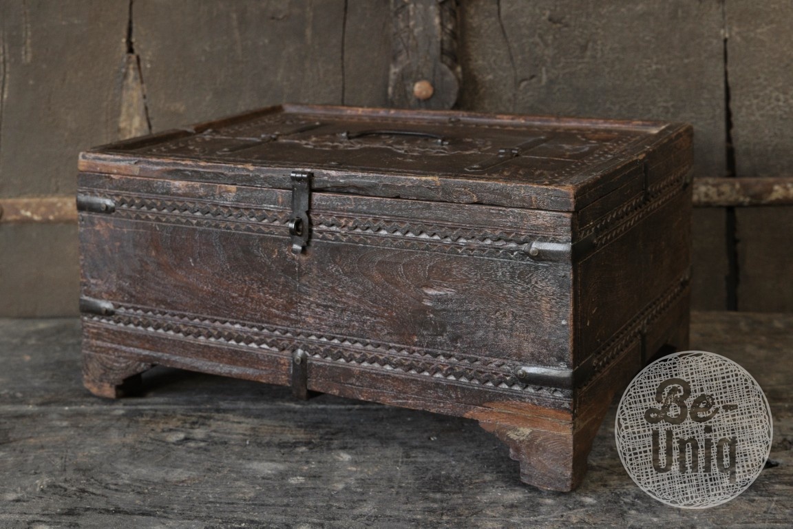 Be-Uniq Origineel oud Dauri kistje | India | H29 cm