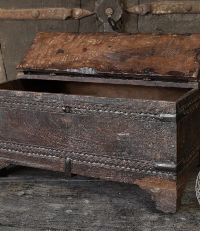 Be-Uniq Origineel oud Dauri kistje | India | H29 cm