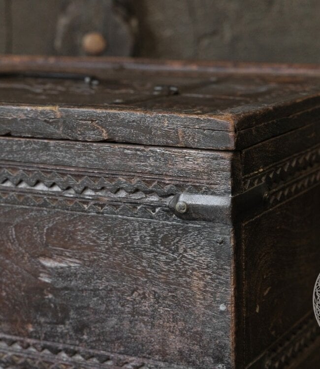 Be-Uniq Origineel oud Dauri kistje | India | H29 cm