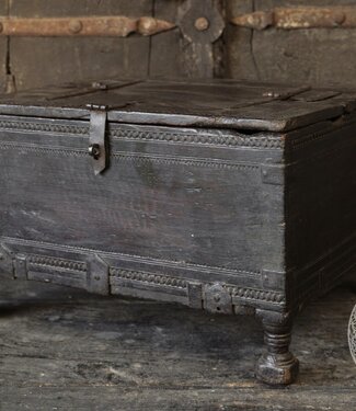 Be-Uniq Origineel oud Dauri kistje | India | H28 cm