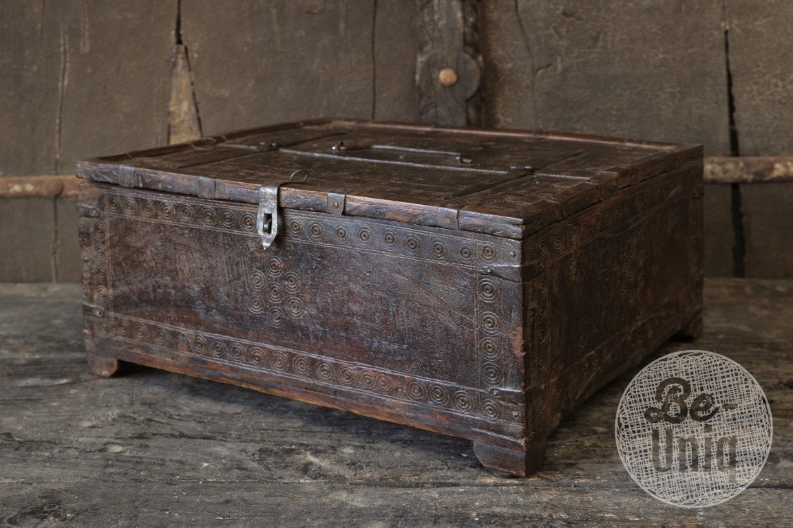 Be-Uniq Origineel oud Dauri kistje | India | H20 cm