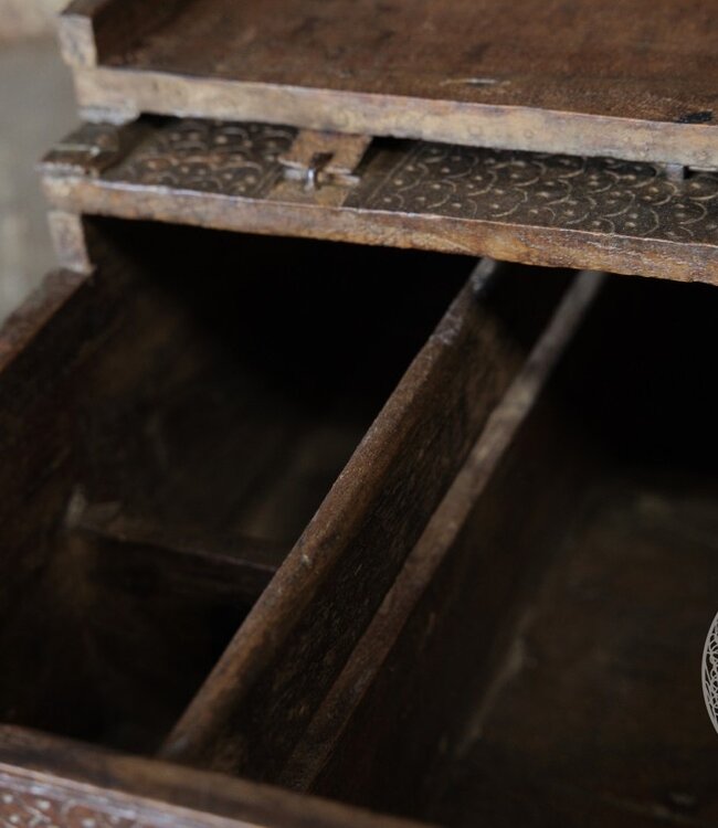 Be-Uniq Origineel oud Dauri kistje | India | H15