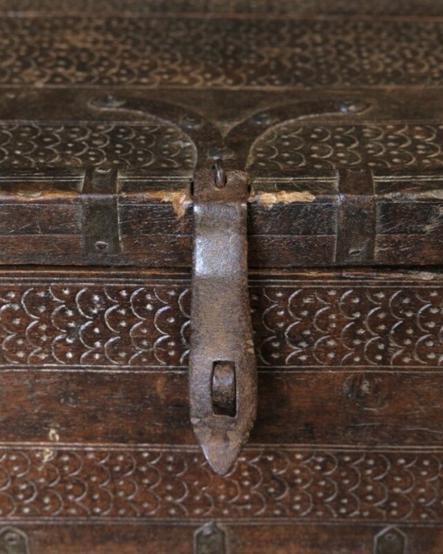 Be-Uniq Origineel oud Dauri kistje | India | H15