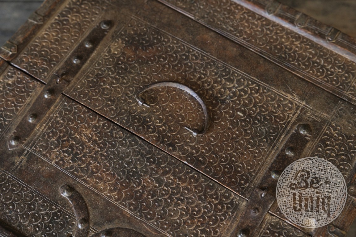 Be-Uniq Origineel oud Dauri kistje | India | H15