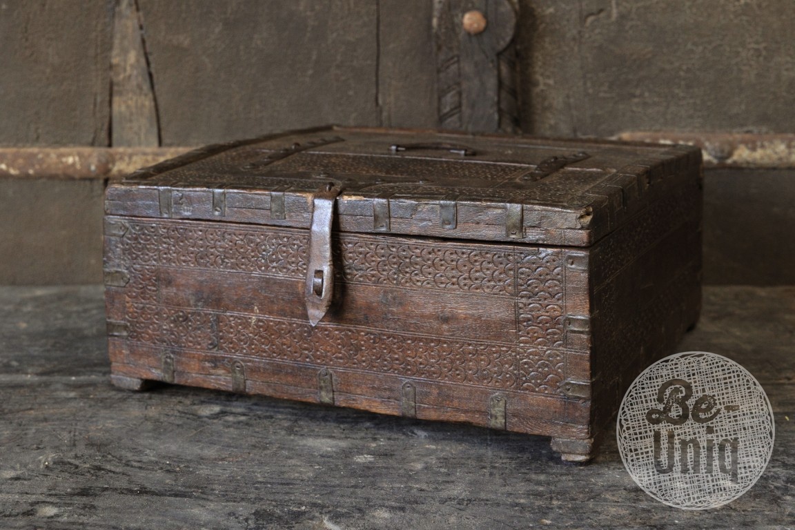 Be-Uniq Origineel oud Dauri kistje | India | H15