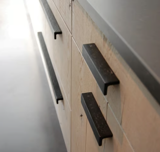 Dauby STUK MEUBELGREEP PML96/150 VEROUDERD IJZER - ZWART (VO) L150mm