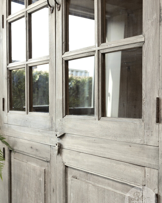 Be-Uniq Oude vitrinekast | India | H228 cm