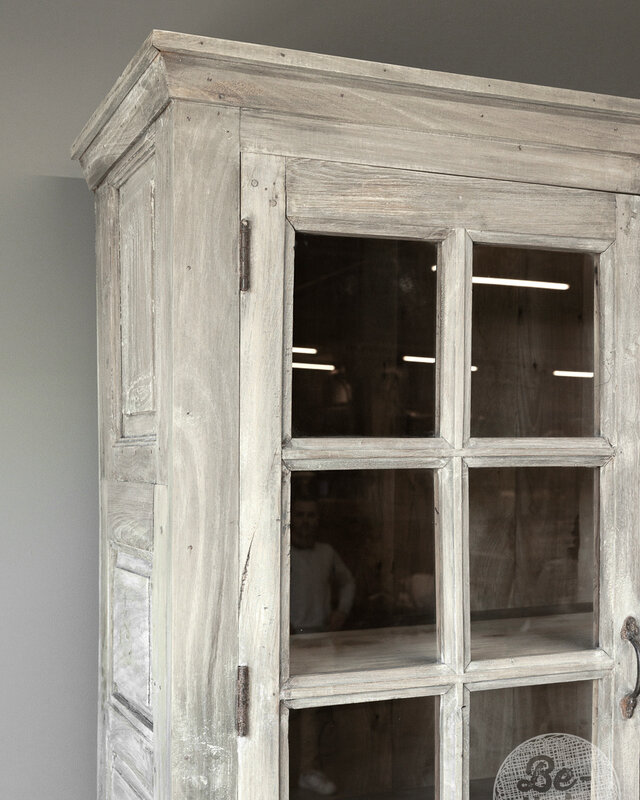 Be-Uniq Oude vitrinekast | India | H228 cm