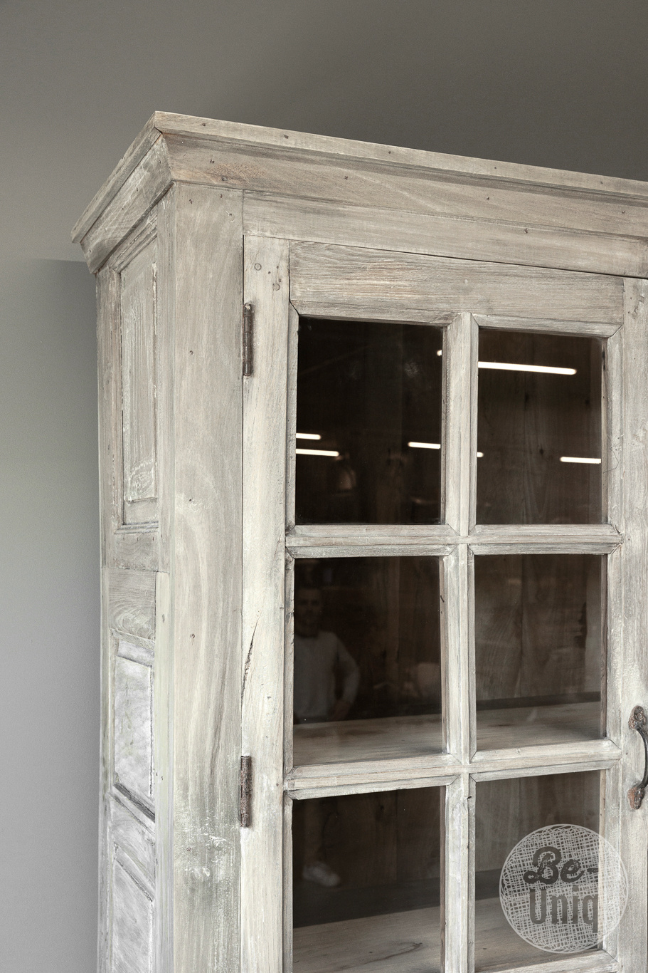Be-Uniq Oude vitrinekast | India | H228 cm