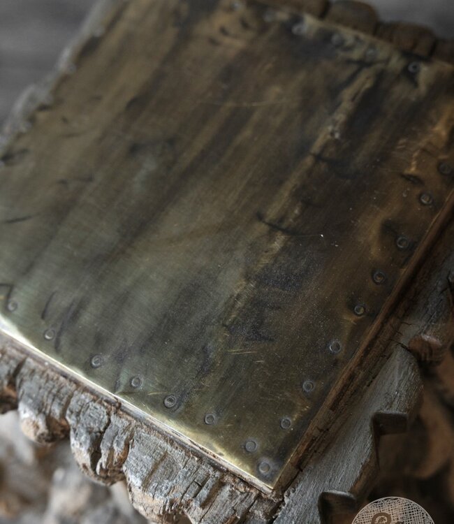 Be-Uniq Oude Kandelaar | Snijwerk | India | H23 x B25 x D25 cm