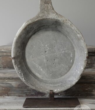 Be-Uniq Antieke Schaal Op Standaard | Marmer | H69 cm