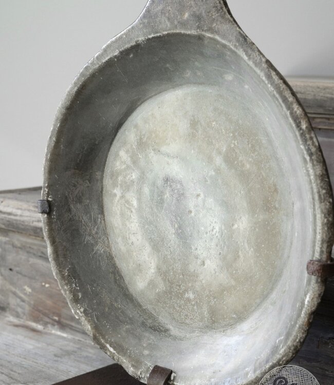 Be-Uniq Antieke Schaal Op Standaard | Marmer | H53 cm