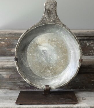 Be-Uniq Antieke Schaal Op Standaard | Marmer | H53 cm