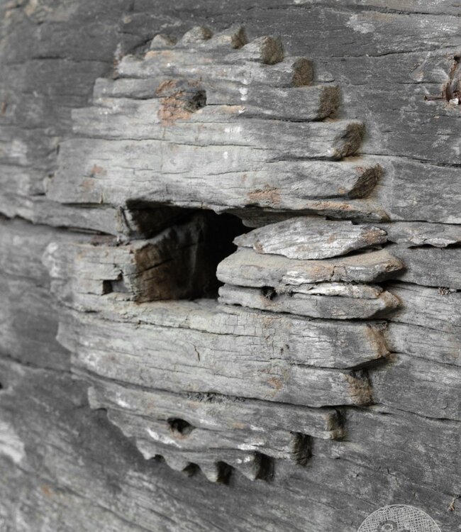 Be-Uniq Oud Wiel Op Standaard | H82 x B74 x D21 cm