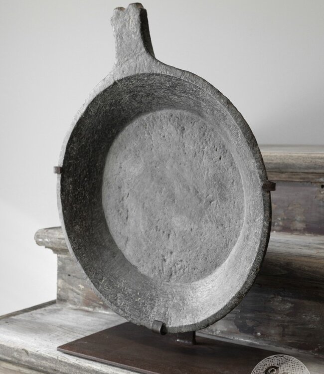 Be-Uniq Antieke Schaal Op Standaard | Marmer | H60 cm