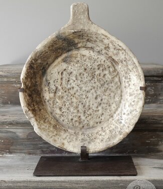 Be-Uniq Antieke Schaal Op Standaard | Marmer | H59 cm | Nr 2