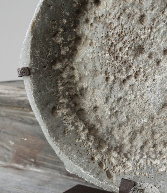 Be-Uniq Antieke Schaal Op Standaard | Marmer | H40 cm