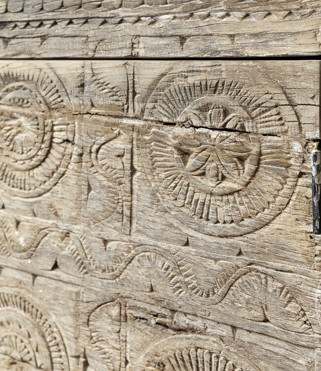 Be-Uniq Oud dressoir snijwerk | India | H78xB121xD40