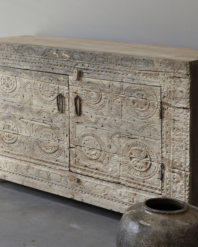 Be-Uniq Oud dressoir snijwerk | India | H78xB121xD40