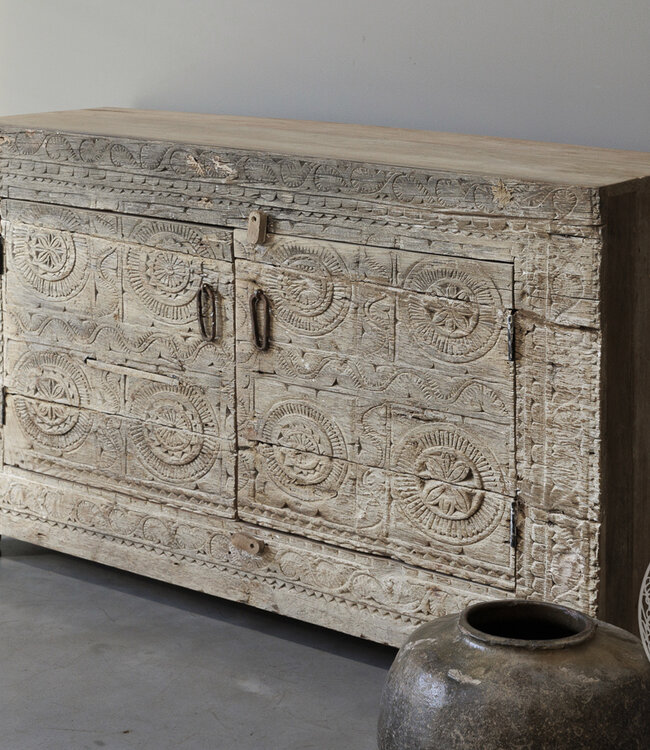 Be-Uniq Oud dressoir snijwerk | India | H78xB121xD40