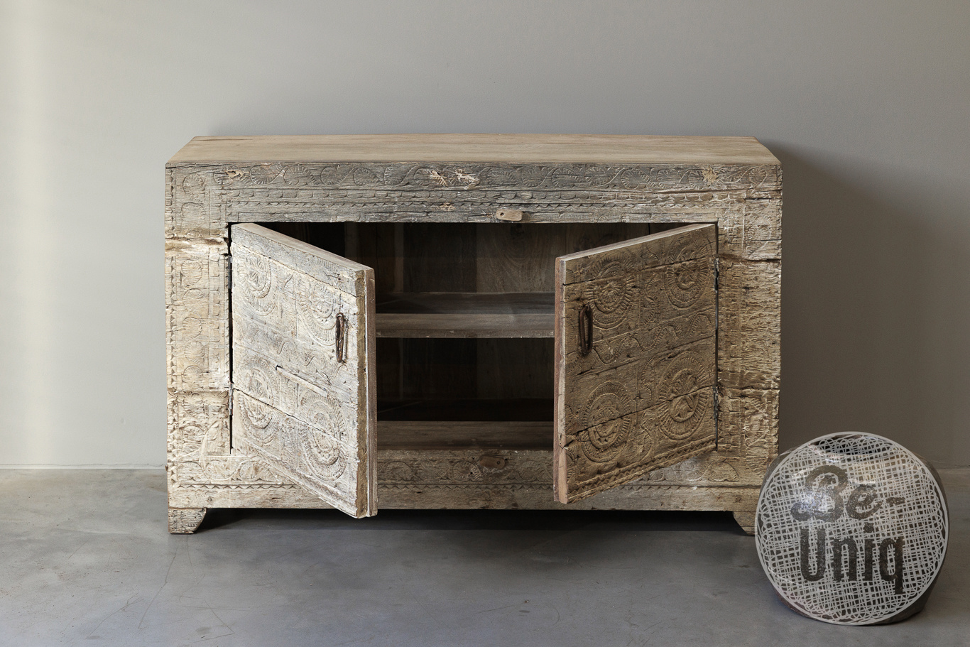 Be-Uniq Oud dressoir snijwerk | India | H78xB121xD40