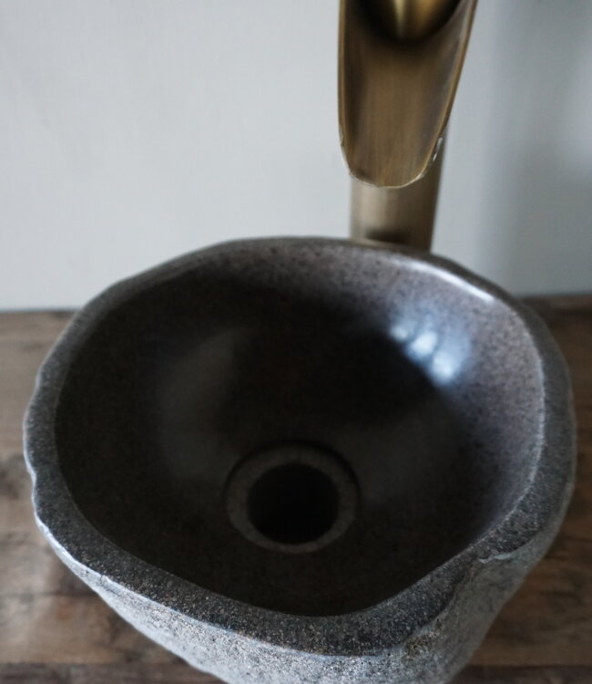 Rene Houtman Kleine Stenen Waskom + Spoelgat | H13,5 x B22,5 x D22 cm