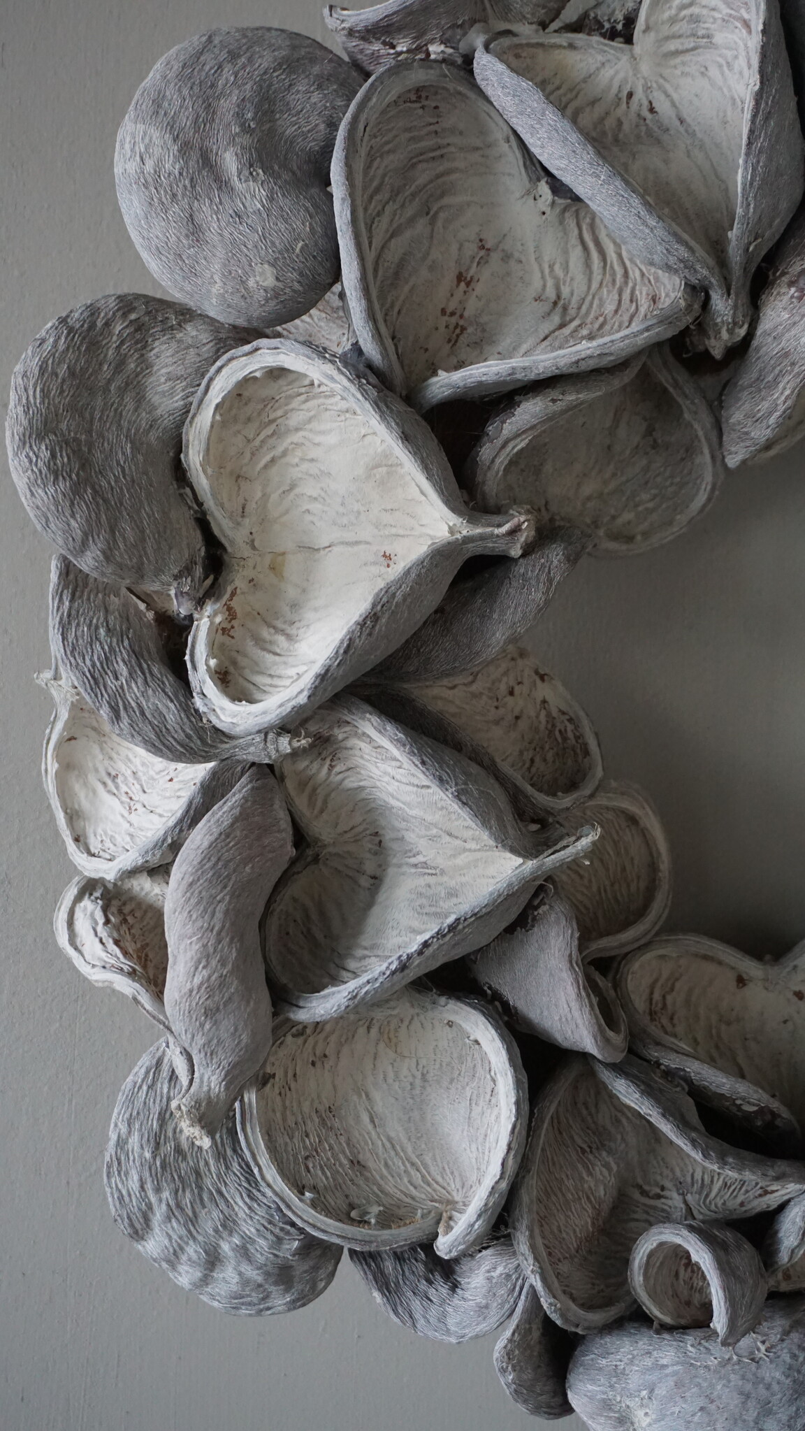 Rene Houtman Krans Badam | Zandsteen | D45 cm